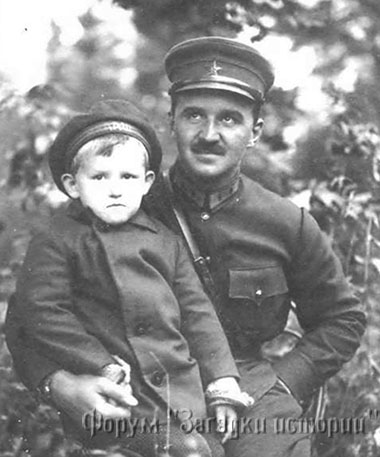 Комкор Леонид Григорьевич Петровский с дочерью